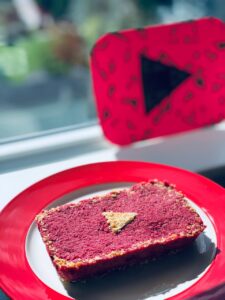 高齢者を狙ったYouTubeのなりすまし詐欺とは？