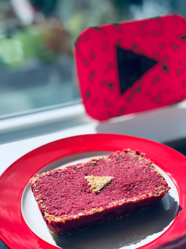 高齢者を狙ったYouTubeのなりすまし詐欺とは？