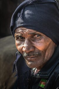 シニアがSNS詐欺に訴えるための手順は？