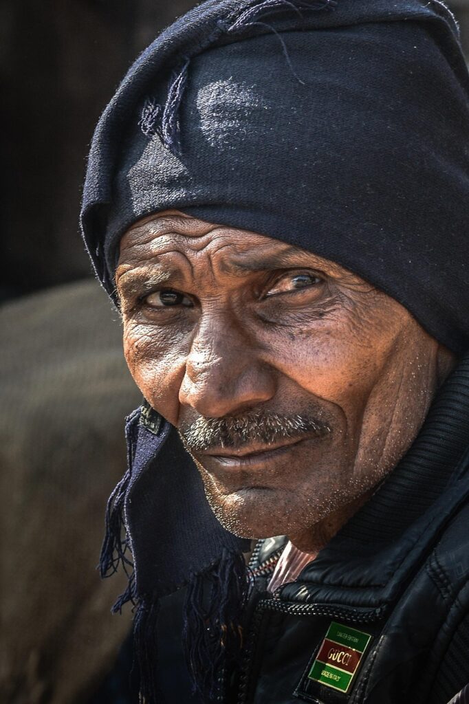 シニアがSNS詐欺に訴えるための手順は？